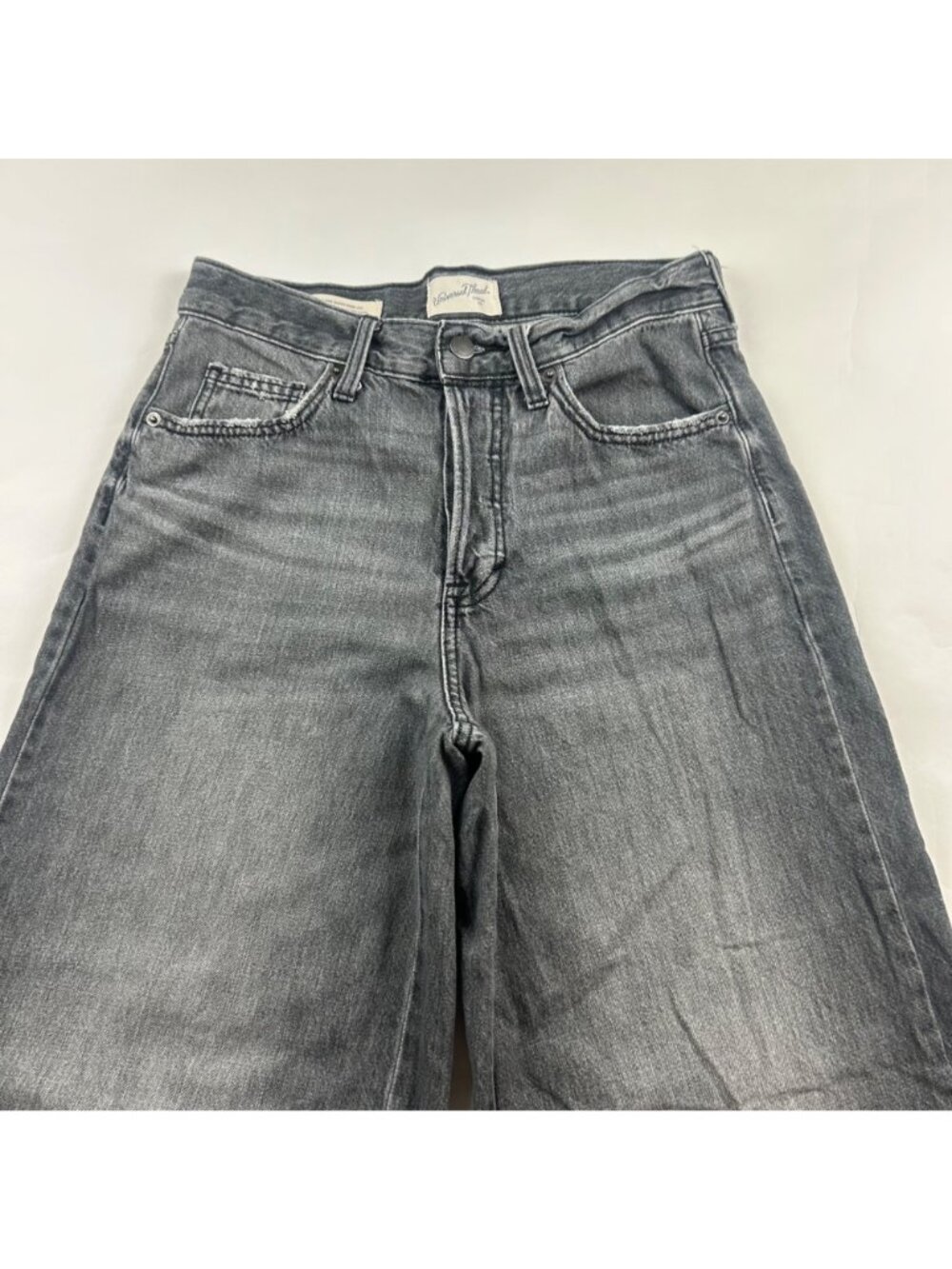 Universal Thread Washed Gray Distressed Denim Mid Rise Wide Leg Jeans 6R - Picture 2 of 7